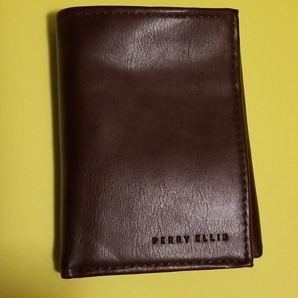 Perry Ellis trifled wallet